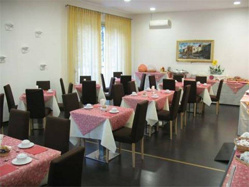 Club Meeting Hotel リミニ エクステリア 写真